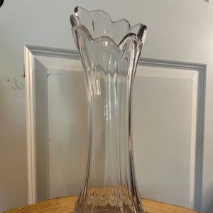 US Glass Galloway/Mirror Glass Swung Vase